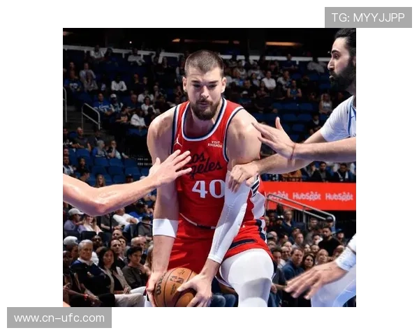 魔术凭借团队防守与主场优势击退快船 魔术凭借团队防守与主场优势击退快船