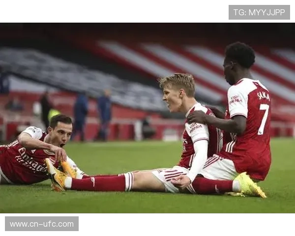 阿森纳4-1热刺赢北伦敦德比,埃泽帽子戏法助枪手6分领跑 阿森纳4-1热刺赢北伦敦德比,埃泽帽子戏法助枪手6分领跑